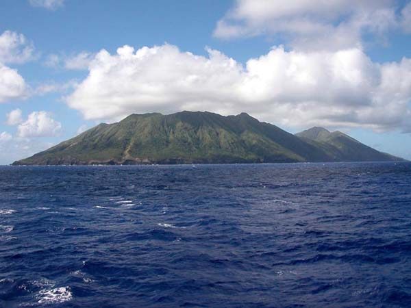 The Island Where Dozens of Japanese WWII Holdouts Fought Over One Woman -  Atlas Obscura