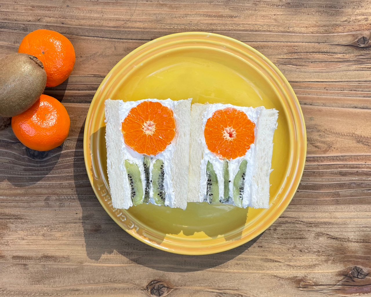 This fruit-filled sandwich hides a pretty flower inside.