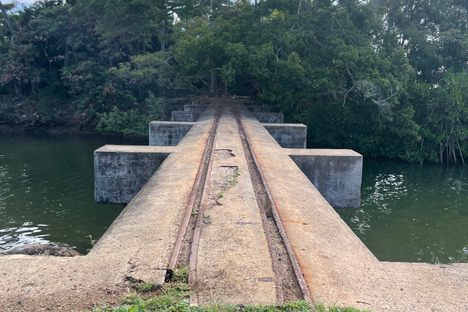 Moikeha Canal Bridge