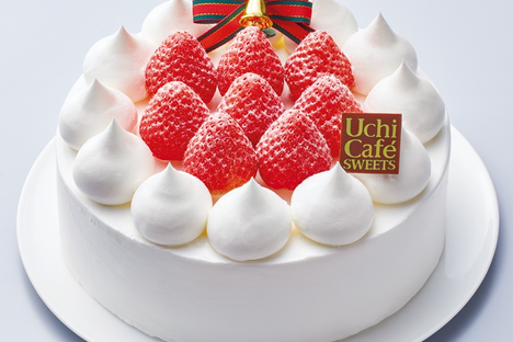 This contemporary yet classic strawberry shortcake from convenience store chain Lawson costs 2,980 to 4,600 yen (US$27-$46), depending on the size. 
