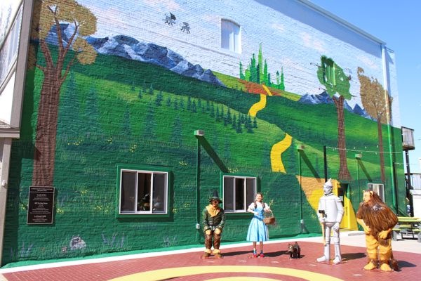 Oconomowoc Oz Plaza 
