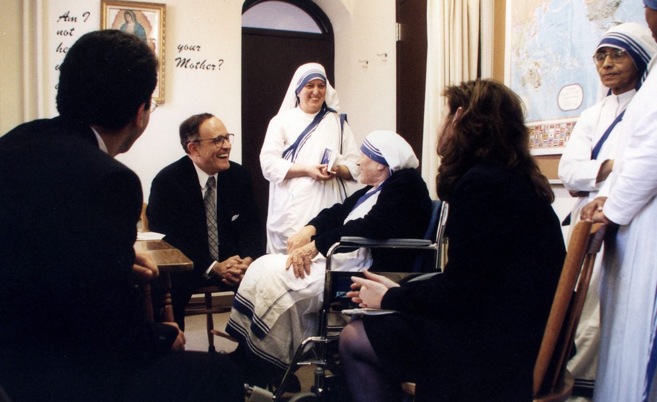Mayor Giuliani meets with Mother Teresa. 