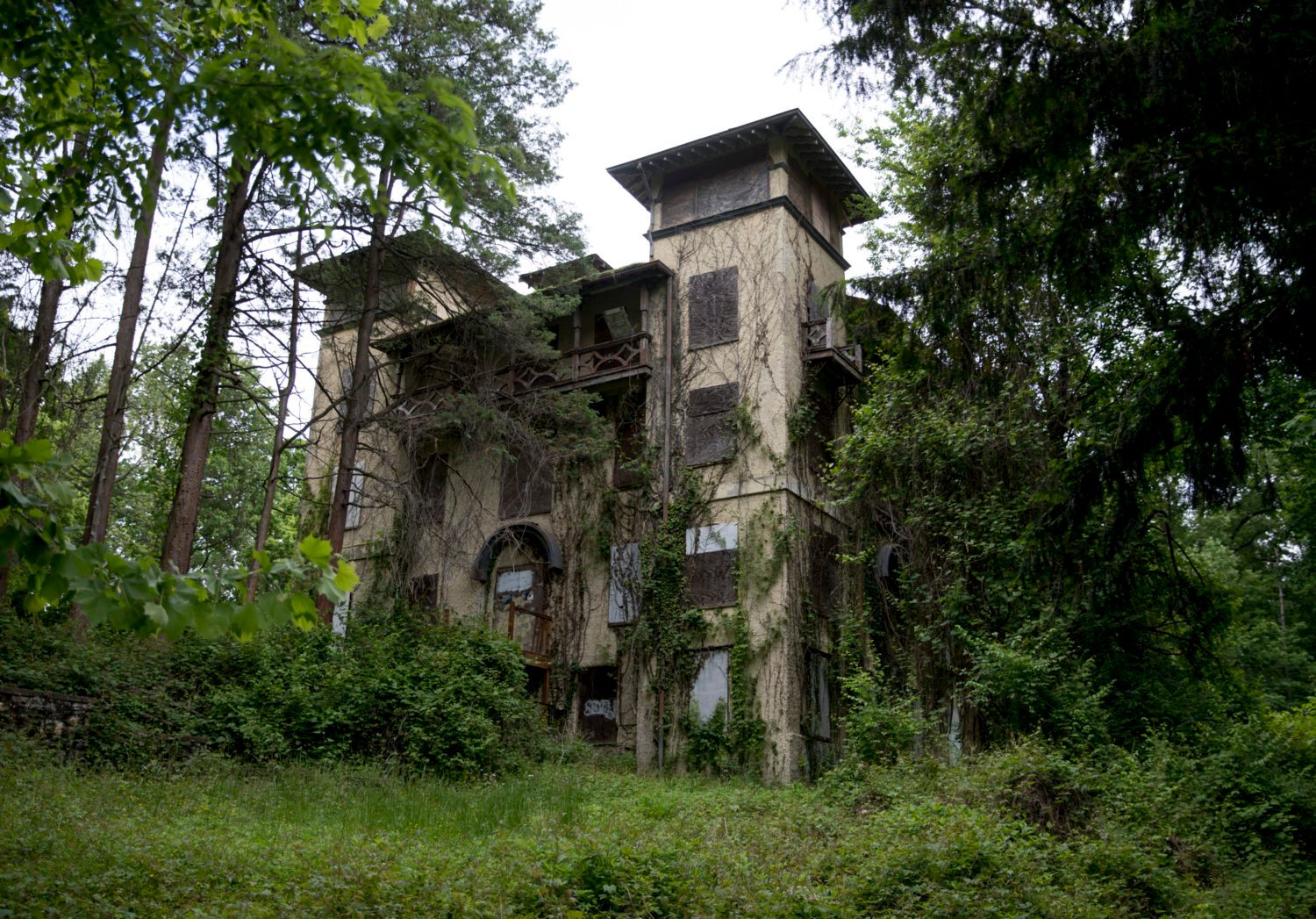 The Italian villa still awaits restoration.