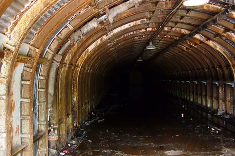 Blackout Below Birmingham in the Abandoned WWII Tunnels 