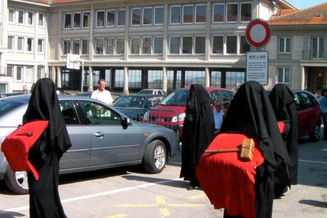 The procession.