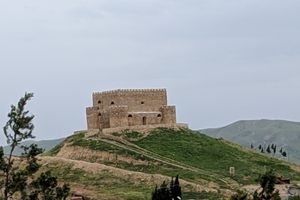 Khanzad Castle