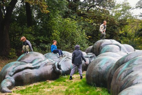 'The Gut' Statue at Bratislava Zoo