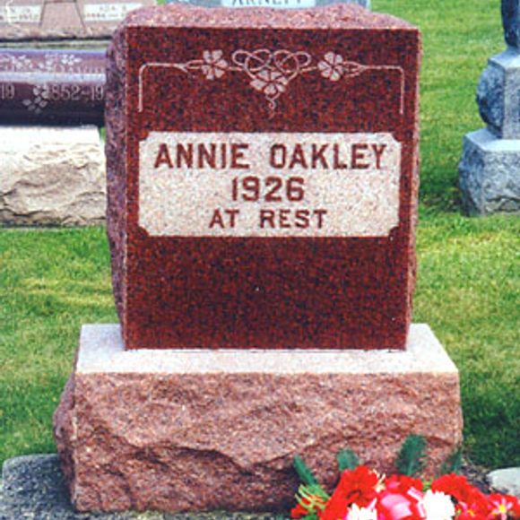 Arriba 97+ imagen annie oakley gravesite