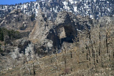 Telephoto view of Lexington Arch from near the beginning of the trail.