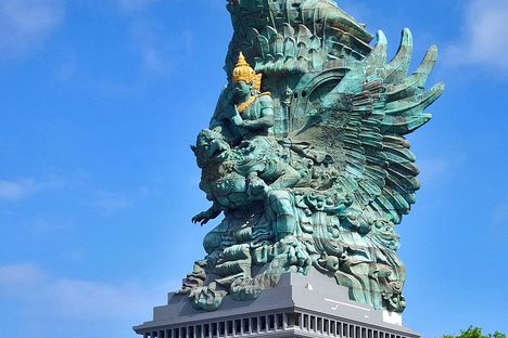 Garuda Wisnu Kencana statue