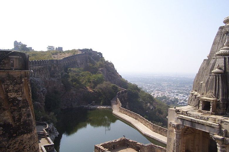 Chittorgarh - Hot Fort, Firing Our Tour Guide - Travel Aficionados