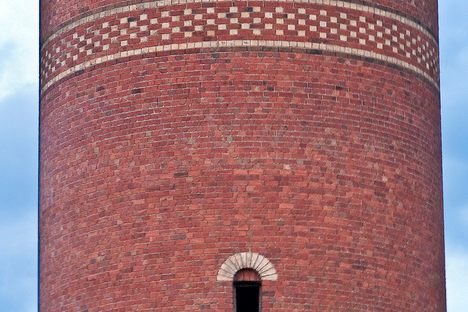 A close up on the tower's brickwork.