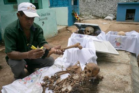 Curious Fact of the Week: A Mexican Cemetery Where the Dead Get an Annual Cleaning