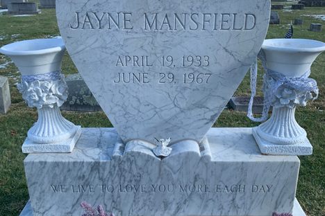 Jayne Mansfield gravesite