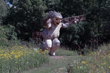 Fly little troll