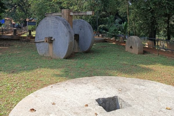 Casa de Polvora Millstones
