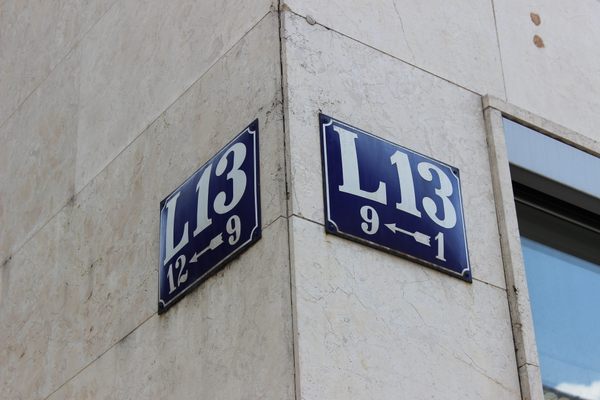 Sign for L13