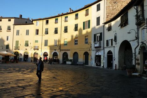 Piazza dell'Anfiteatro in Lucca. 
