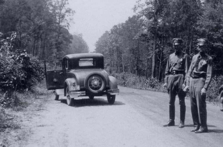 We donte want to hurt anney one': Bonnie and Clyde's poetry revealed, Books