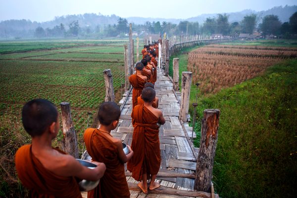 Young monks on Boon Ko Ku So Bridge.