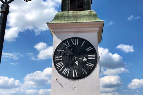 Pijani Sat (Drunk Clock)