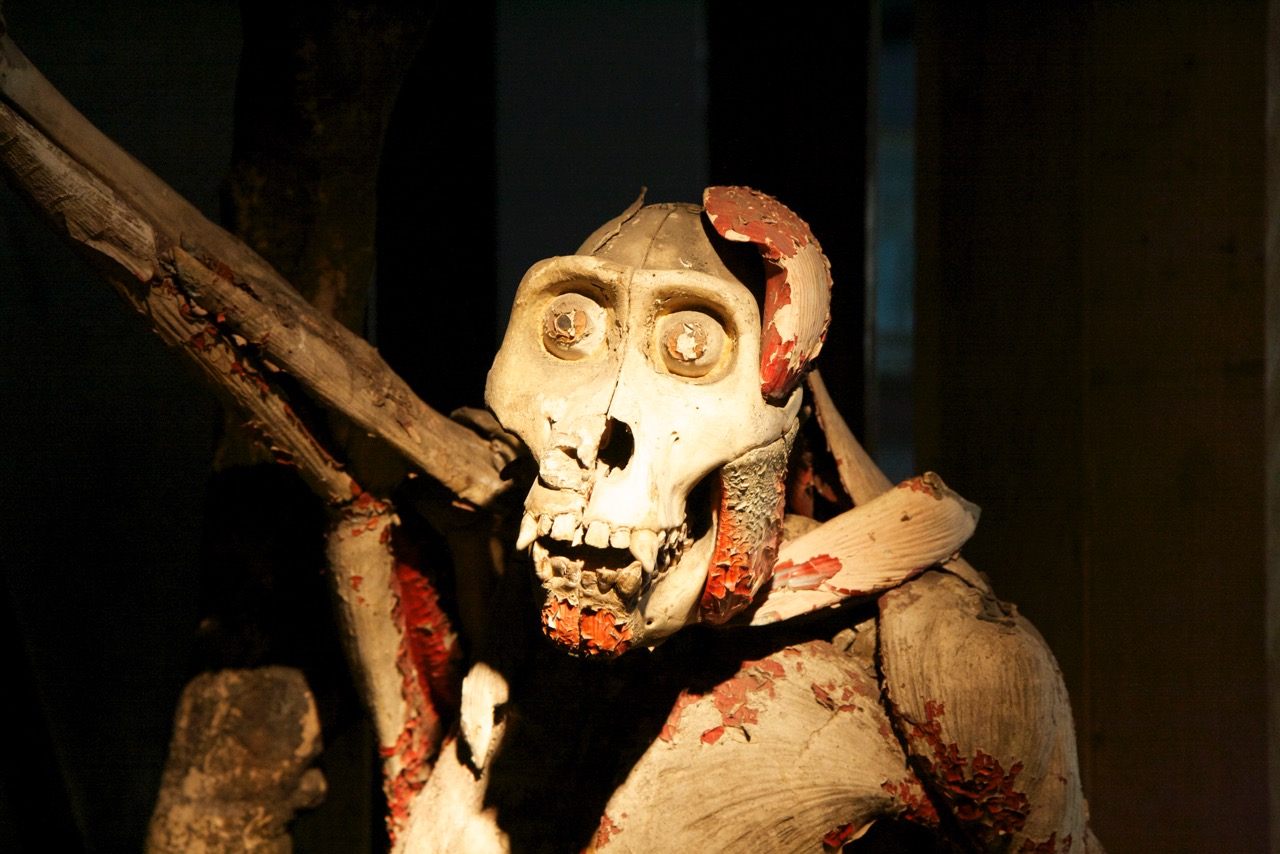 The bone and papier-mâché gorilla as it was first found in Paris.