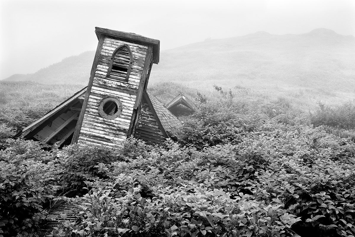 Photographer Scott Walden's image of the remains of a church,
<em>Unsettled #6</em> 1999, Parsons Harbour, South-West Coast.