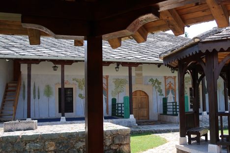 Čaršija Mosque