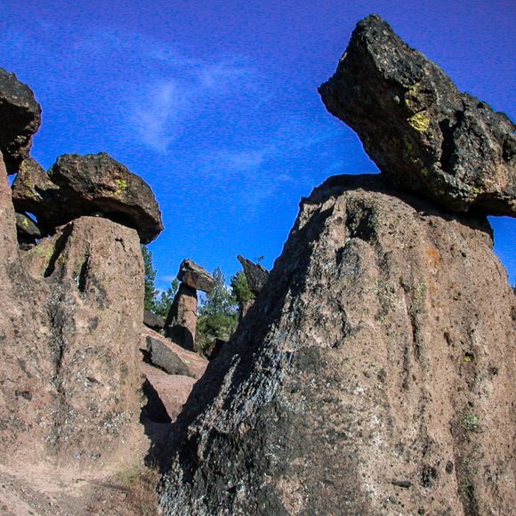 Metolius Balancing Rocks – Culver, Oregon - Atlas Obscura