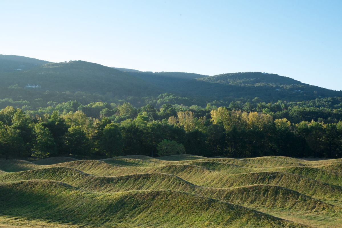 Maya Lin's <em>Storm King Wavefield</em>, 2007–08. ©Maya Lin Studio, courtesy Pace Gallery.