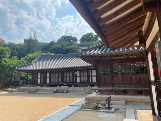 A Korean-style home surrounds a courtyard