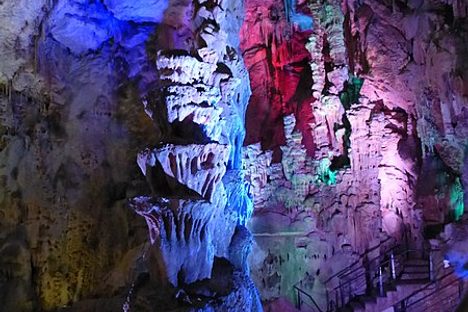 The Canelobre Caves