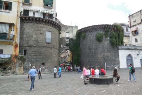 Porta Nolana, outer side.