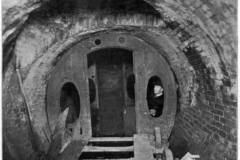 Re-discovery of old Beach tunnel in 1912, where was found the remains of the car, the tunnelling shield used during initial construction, and even the piano in the subway's waiting room.