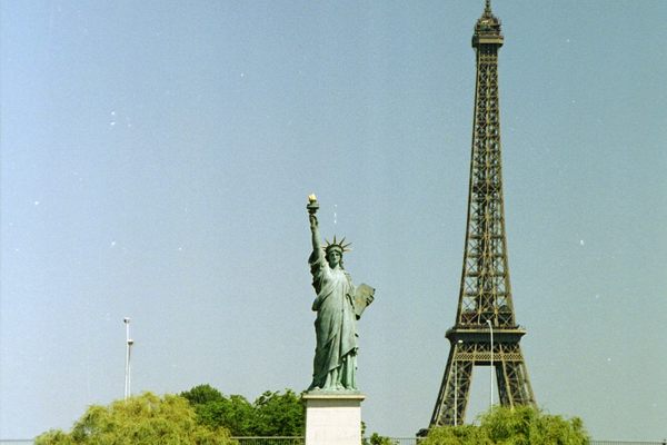 Statue of Liberty at Pont du Grenelle