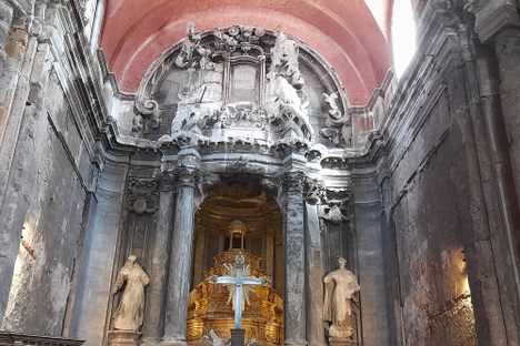 Altar with its melted look