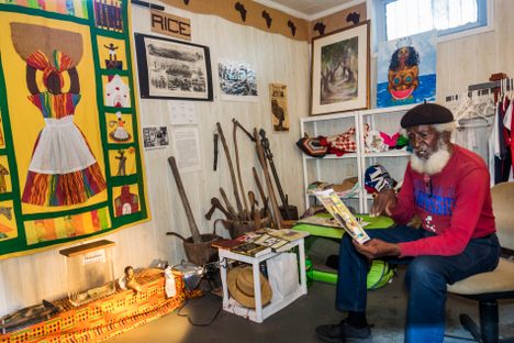 A heritage guide in the Gullah Museum.