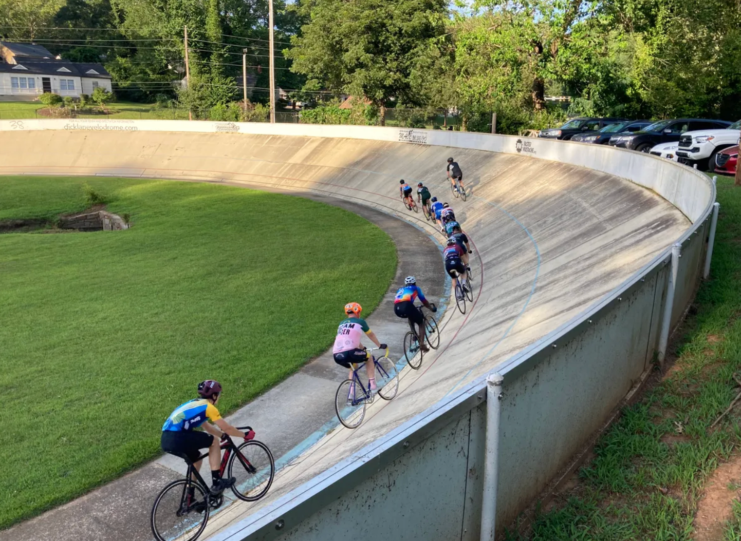 It is the only velodrome in the world with a green space containing a large oak tree and a creek running through the infield.
