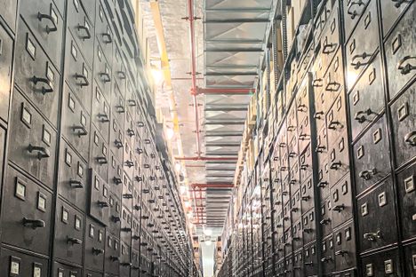 The mine slows the degradation of the photos. The most delicate materials are kept in a special refrigerated section.