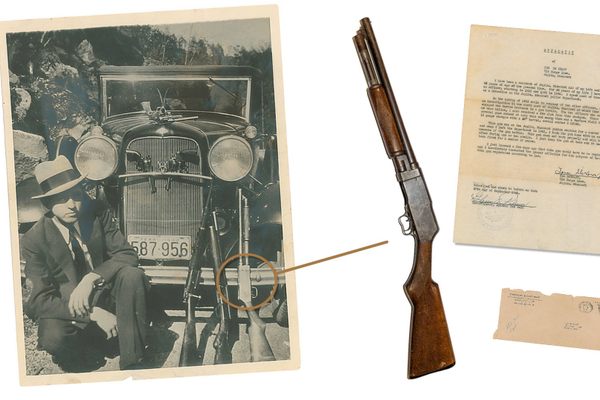 The sawed-off shotgun, collected from Bonnie and Clyde's hideout.