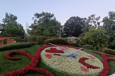 L’horloge Fleurie (The Flower Clock)
