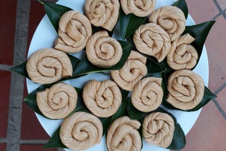 Swirls of melcocha.