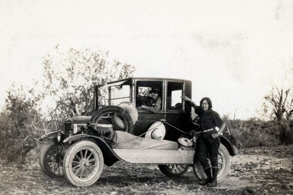 Susie Keef Smith and Lula Mae Graves on the Bradshaw Trail in 1930.