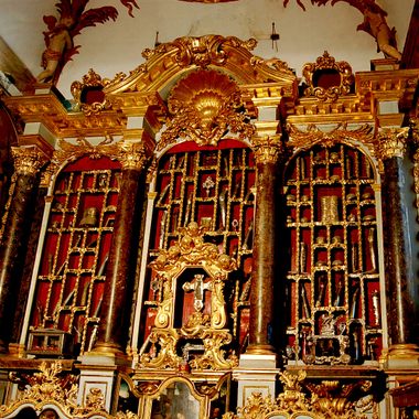 The wunderkammer-esque cathedral treasury of remains