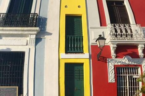 La Casa Estrecha.