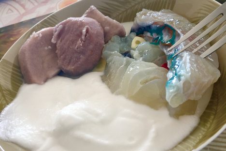 Fafaru made with steephead parrotfish, served with mitihue and taro.