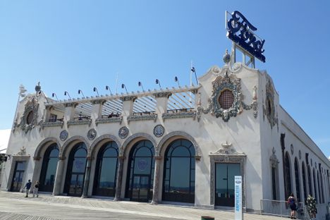 The Spanish colonial revival style of the Childs restaurant building made it unique at the time.