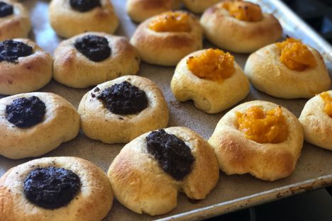 Scio kolaches often come with apricot or sweet poppy-seed fillings. 