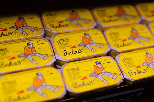 With their beautiful designs, the tins make for great souvenirs.